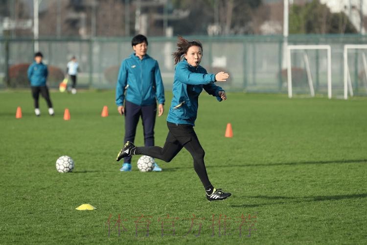 2025年中国足协女超女甲赛事裁判人员培训班在海口顺利举办